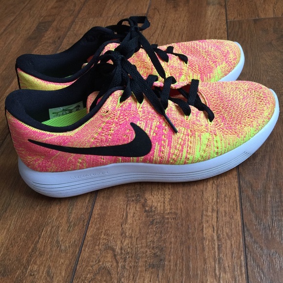 Nike Lunar Flyknit - Picture 2 of 4